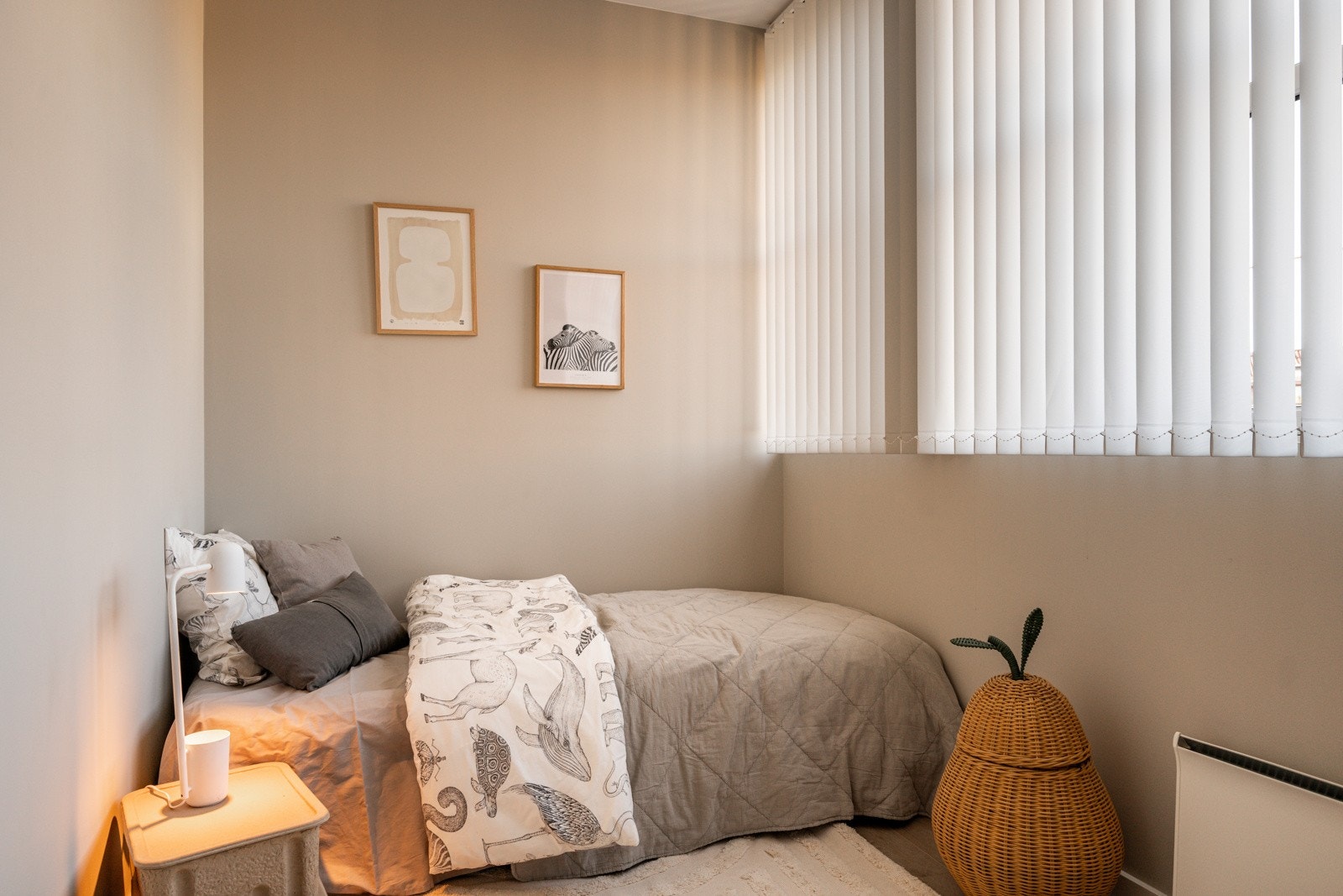 Soverommene har samme gode og moderne standard fra 2019 som resten av leiligheten. Galleribilde