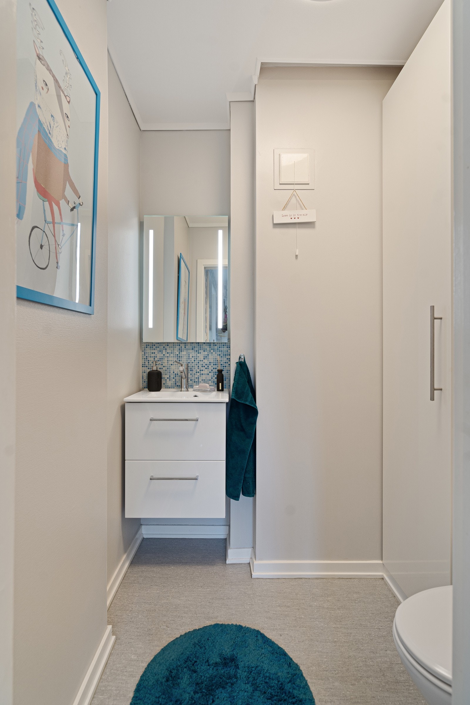 Gjestetoalett i hovedetasjen Galleribilde