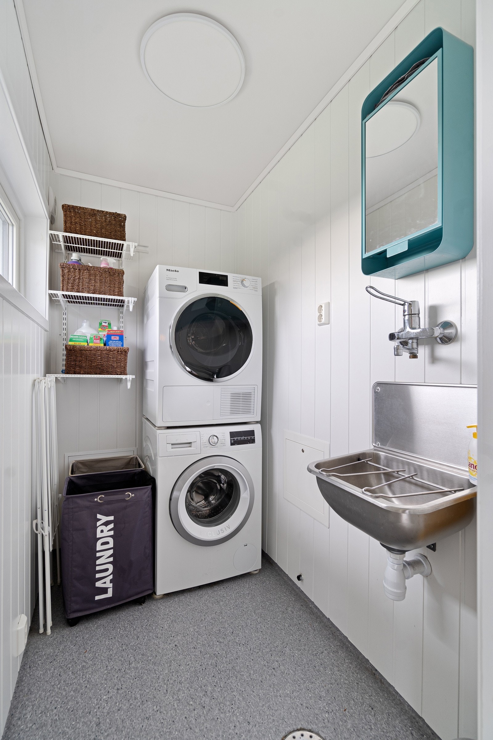 Vaskerom Galleribilde