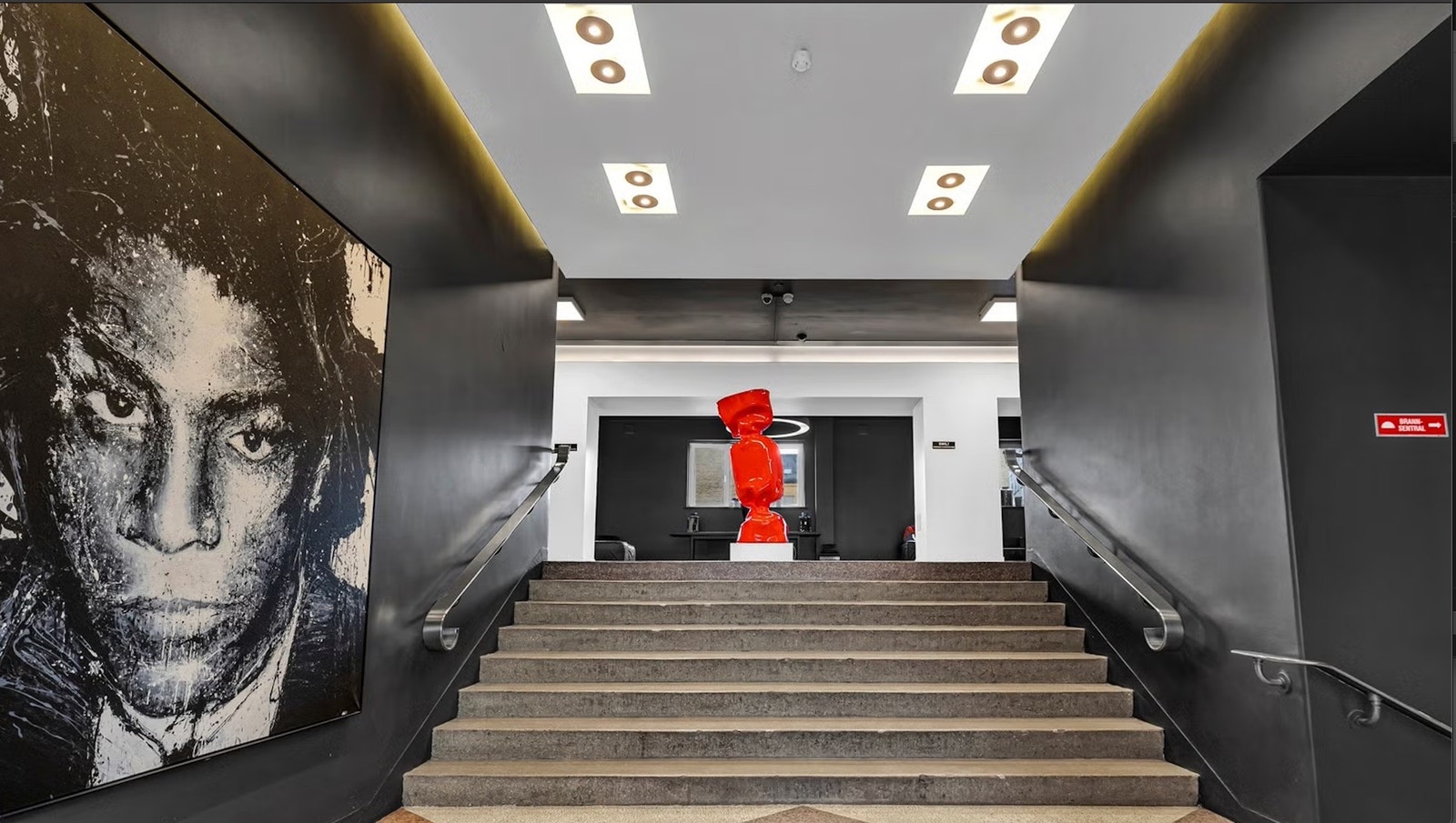 Inngangsparti til leiligheten. Galleribilde