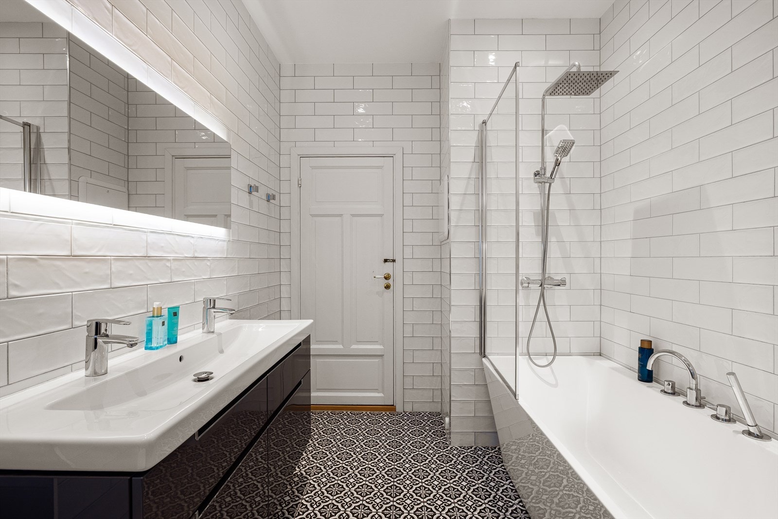 I tillegg har badet opplegg for vaskemaskin. Galleribilde