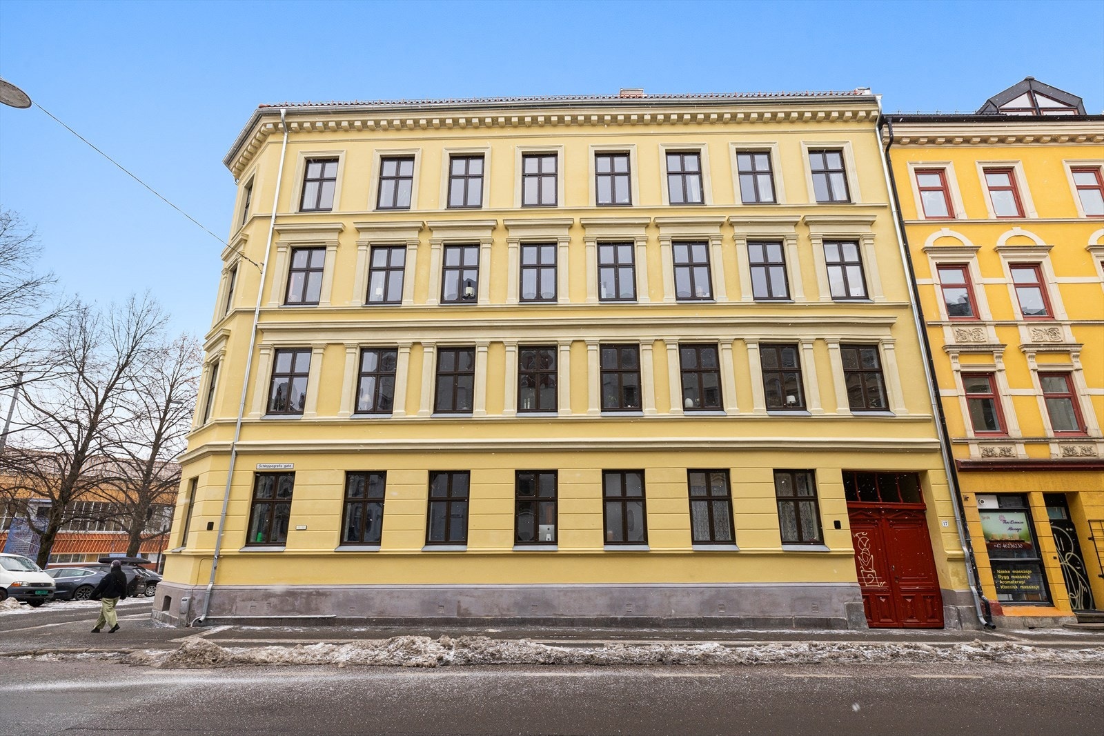 Sameiets fasade er pent oppusset. I forbindelse med oppussingen ble også taket byttet. Vinduene er fra 2020. Galleribilde