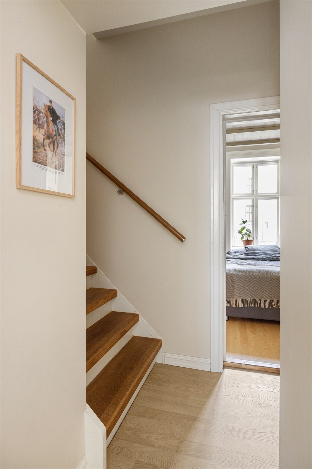 Fra gangen har man også tilgang til leilighetens tredje soverom. Galleribilde