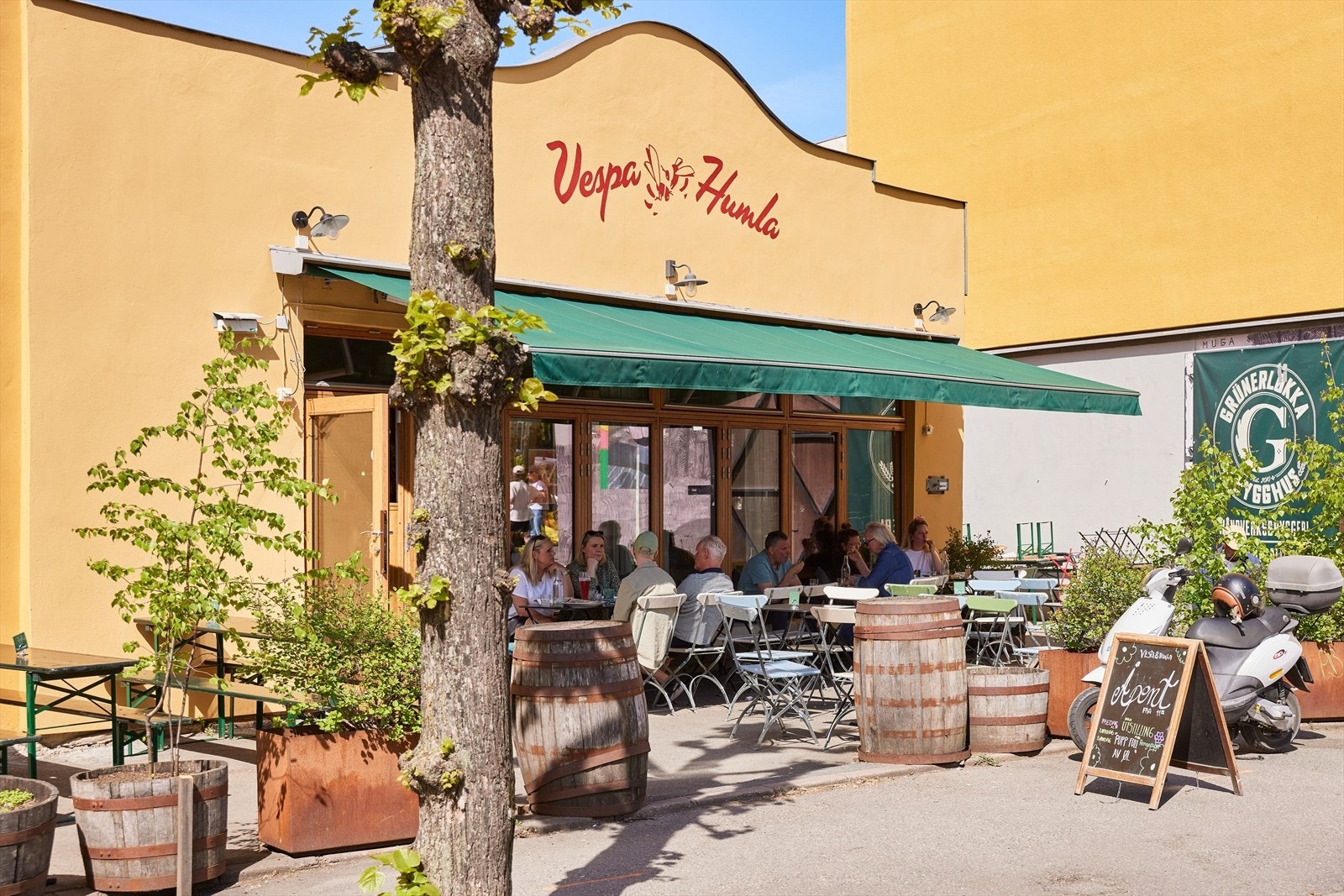 En av de mange nabolagskafeene på Grünerløkka, er Vespa og Humla spesielt kjent for sine gode brunsjer på helgen. Galleribilde