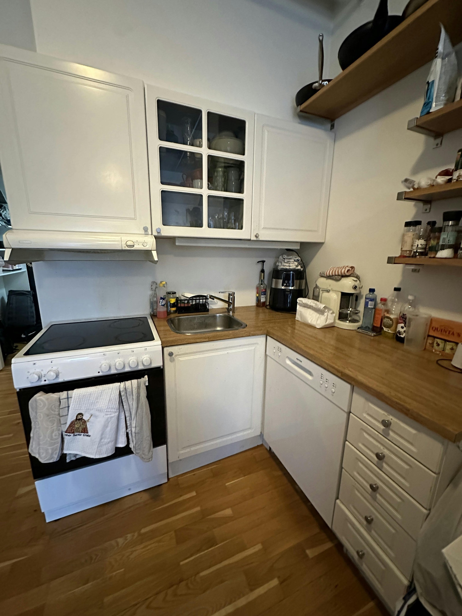 Stue med åpen kjøkken Galleribilde