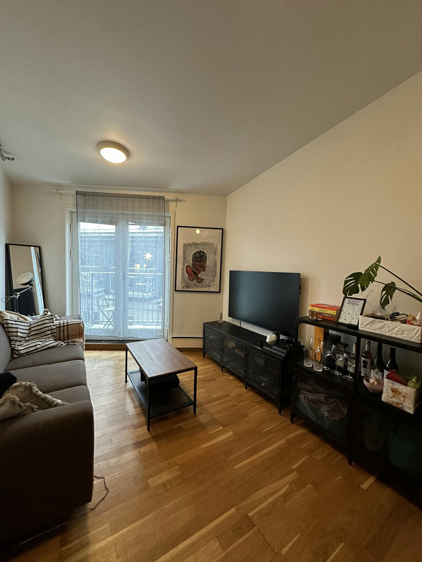 Stue med åpen kjøkken Galleribilde