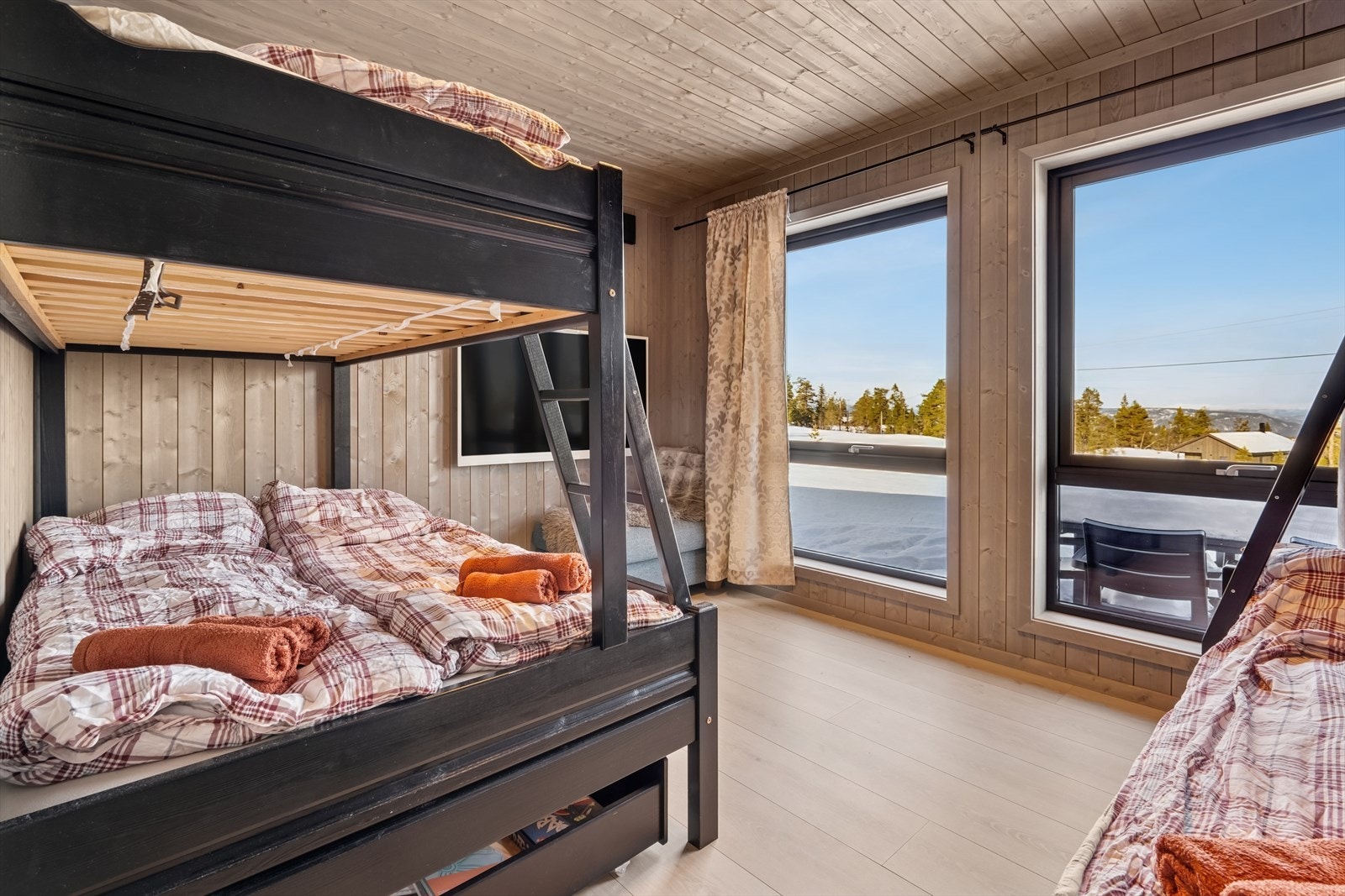 Soverom 4. Dette rommet egner seg også som en ekstra stue/oppholdsrom. Galleribilde