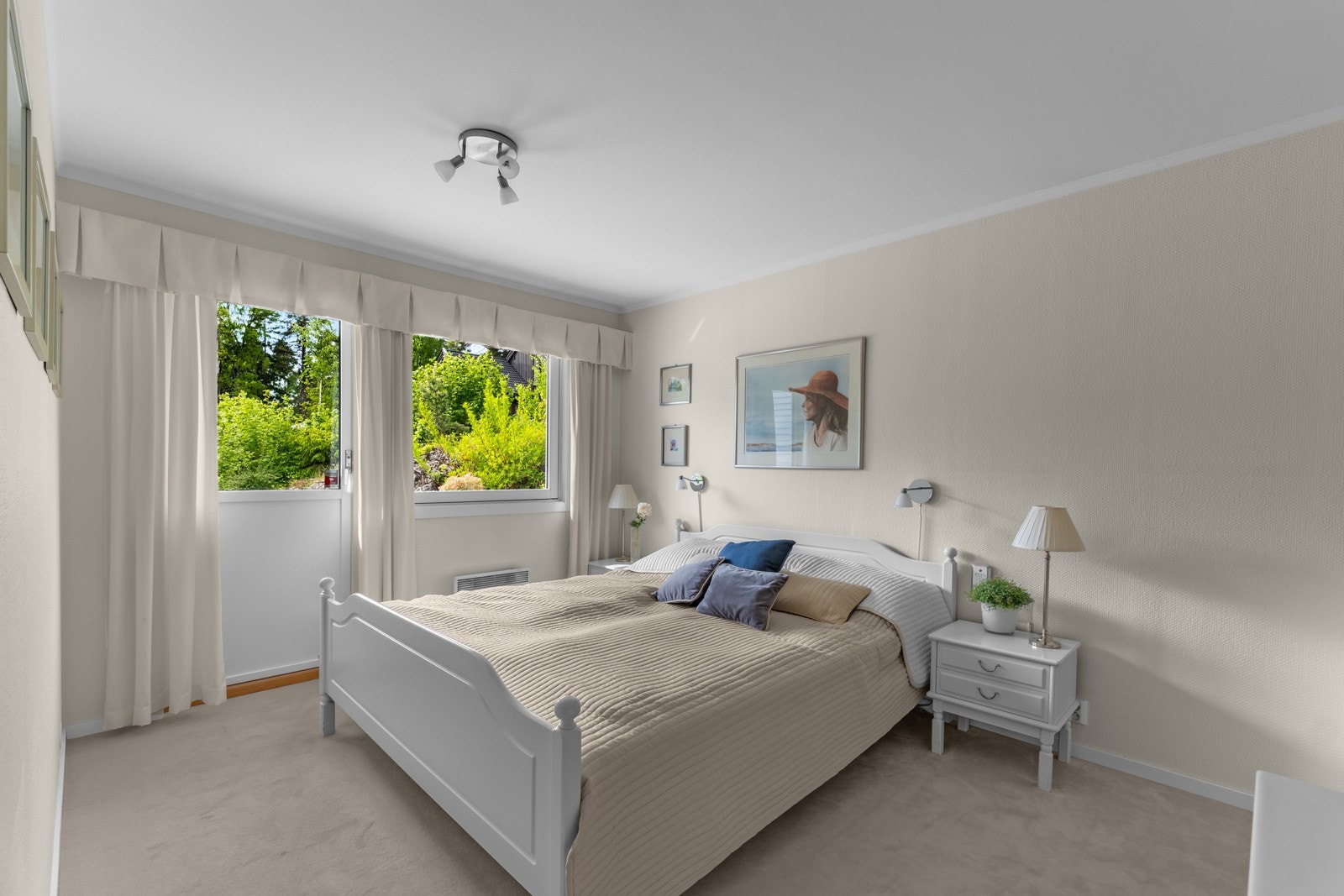 Boligen har i alt 4 soverom - samtlige av god størrelse Galleribilde