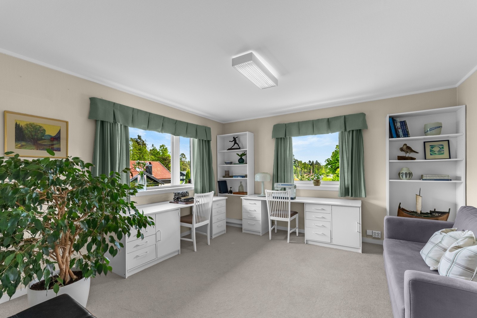 Perfekt for å brukes som soverom, hobbyrom eller kontor, avhengig av behov Galleribilde