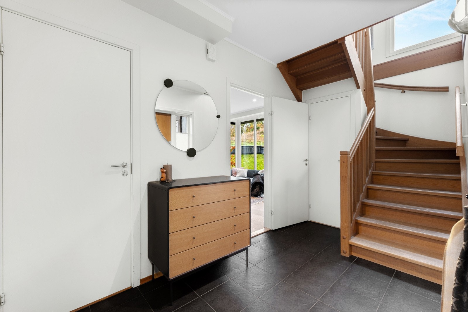 Trapp opp til 2. etasje Galleribilde