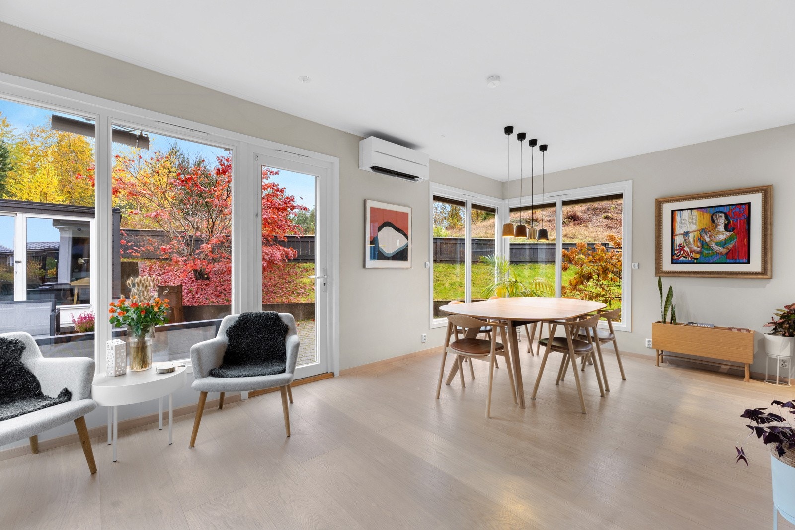 I første etasje finner du stue, kjøkken, vaskerom og bad Galleribilde