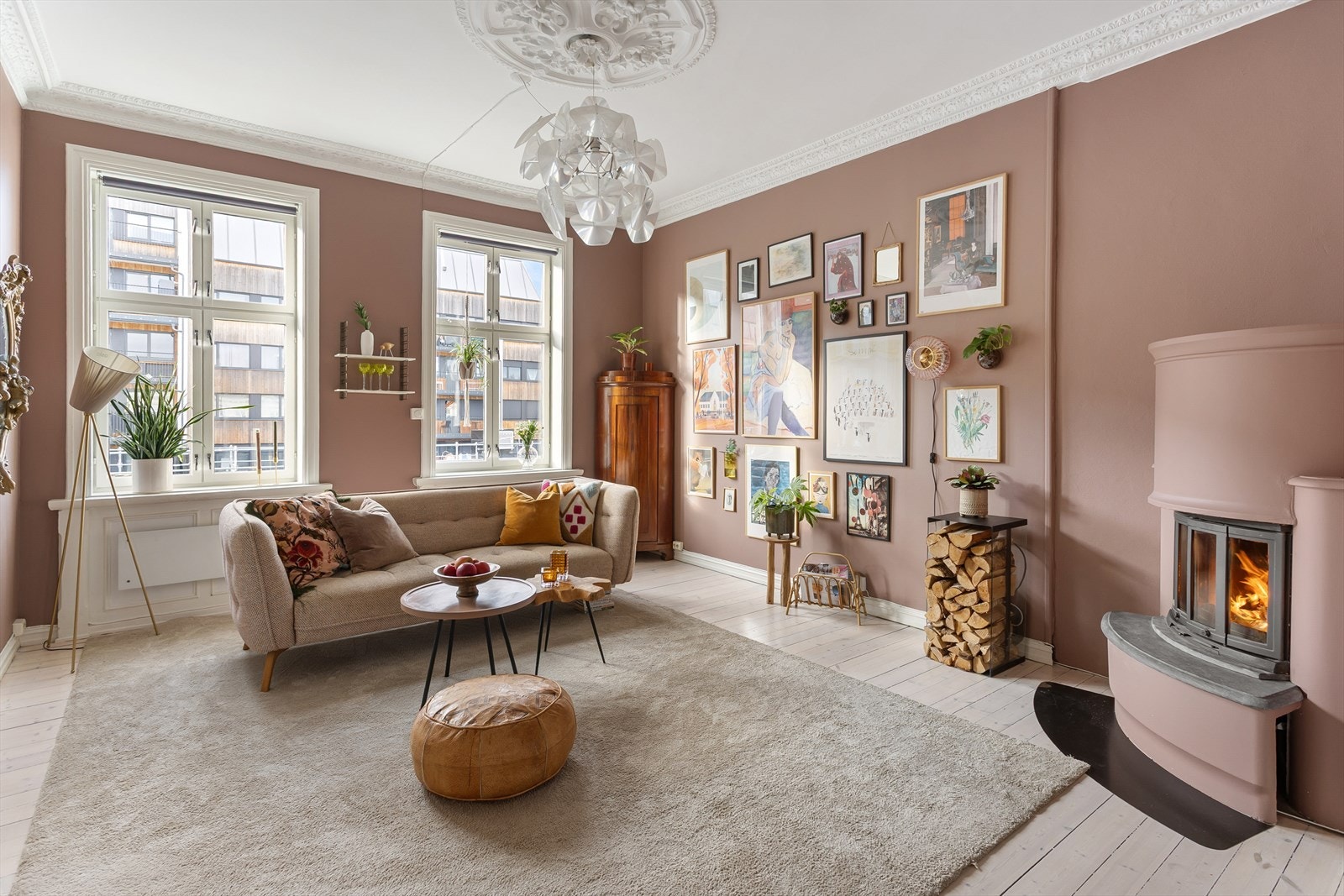 Velkommen til Markveien 38A - En lekker og klassisk 3-roms andelsleilighet med sentral og attraktiv beliggenhet på Grünerløkka. Foto: Hanne Cecilie Sætre Galleribilde