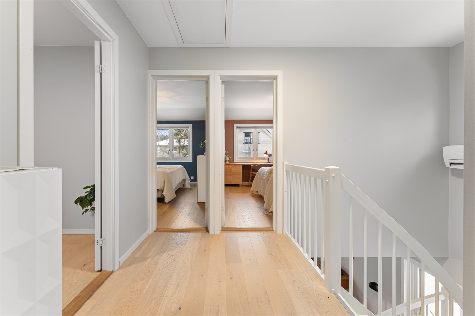 Godt med lagringsplass i bod/teknisik rom i 2. etasje, samt på krypeloft med adkomst via luke med stige i himling. Galleribilde