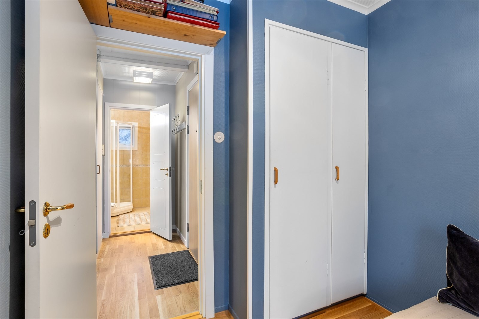 På det andre soverommet er det også et innebygd garderobeskap. Galleribilde