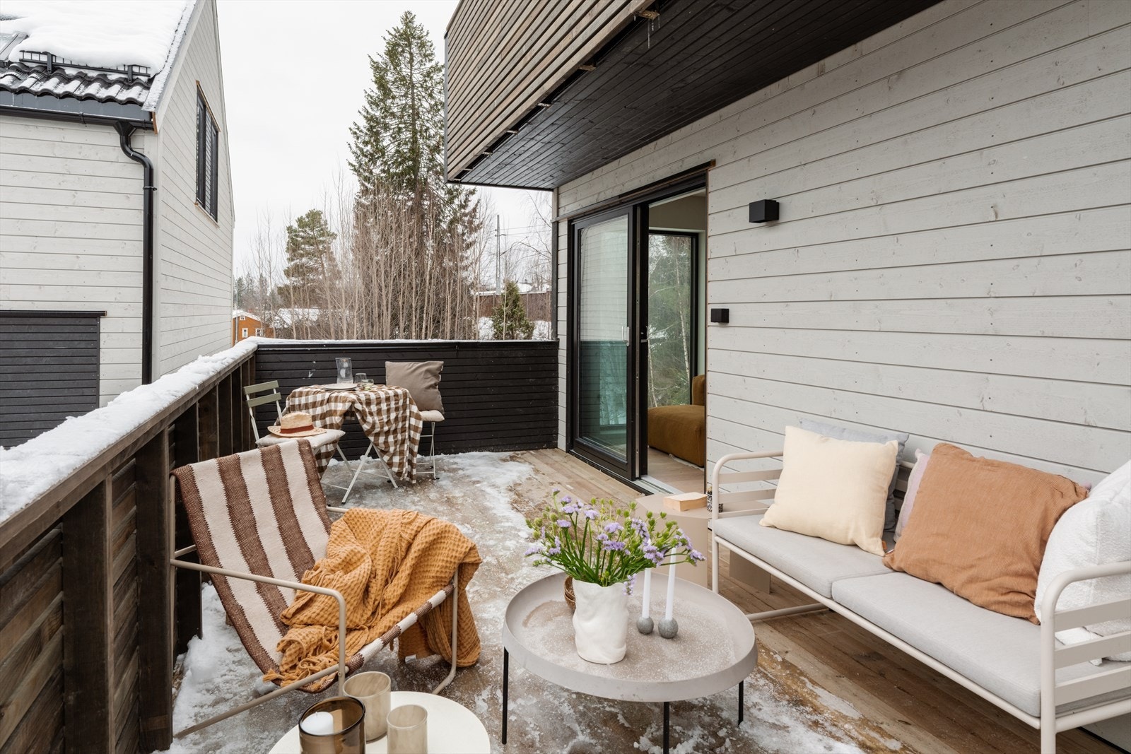 Bilder fra visningsbolig. Boligen er plassert i et barnevennlig område, skjermet for gjennomgangstrafikk. Galleribilde