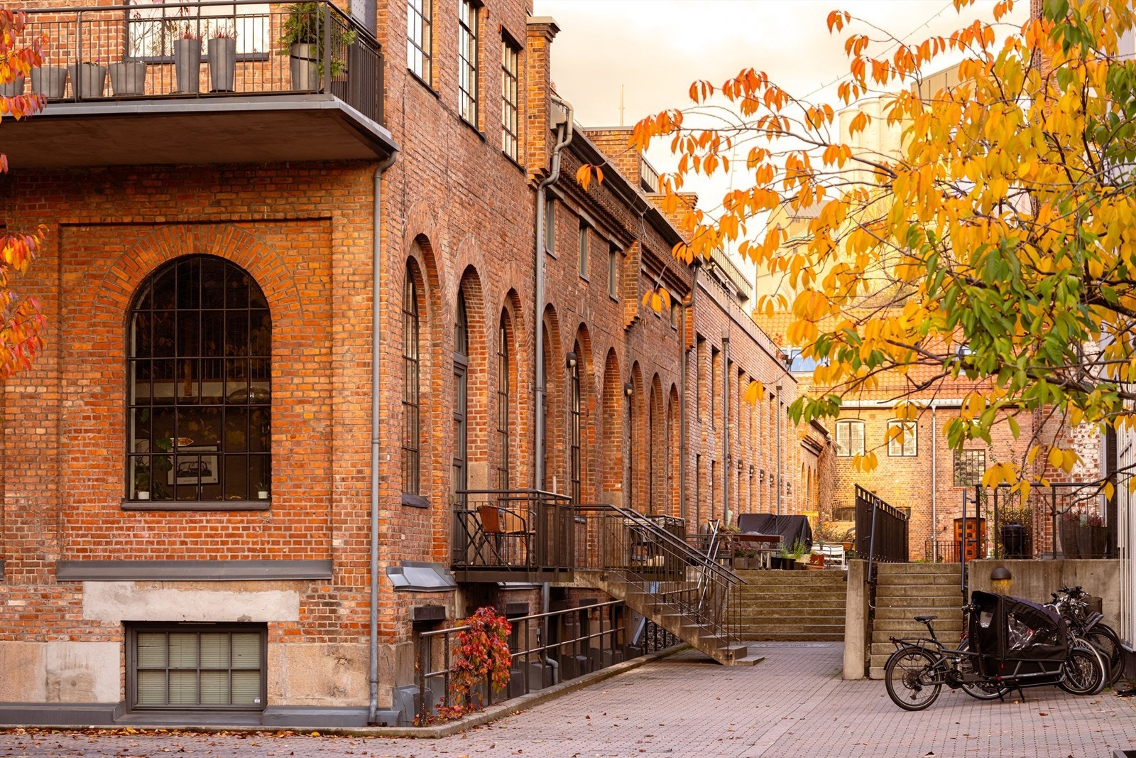 Leiligheten ligger i den tidligere såpefabrikken på Lilleborg, hvor det unike originale uttrykket er godt ivaretatt. Galleribilde