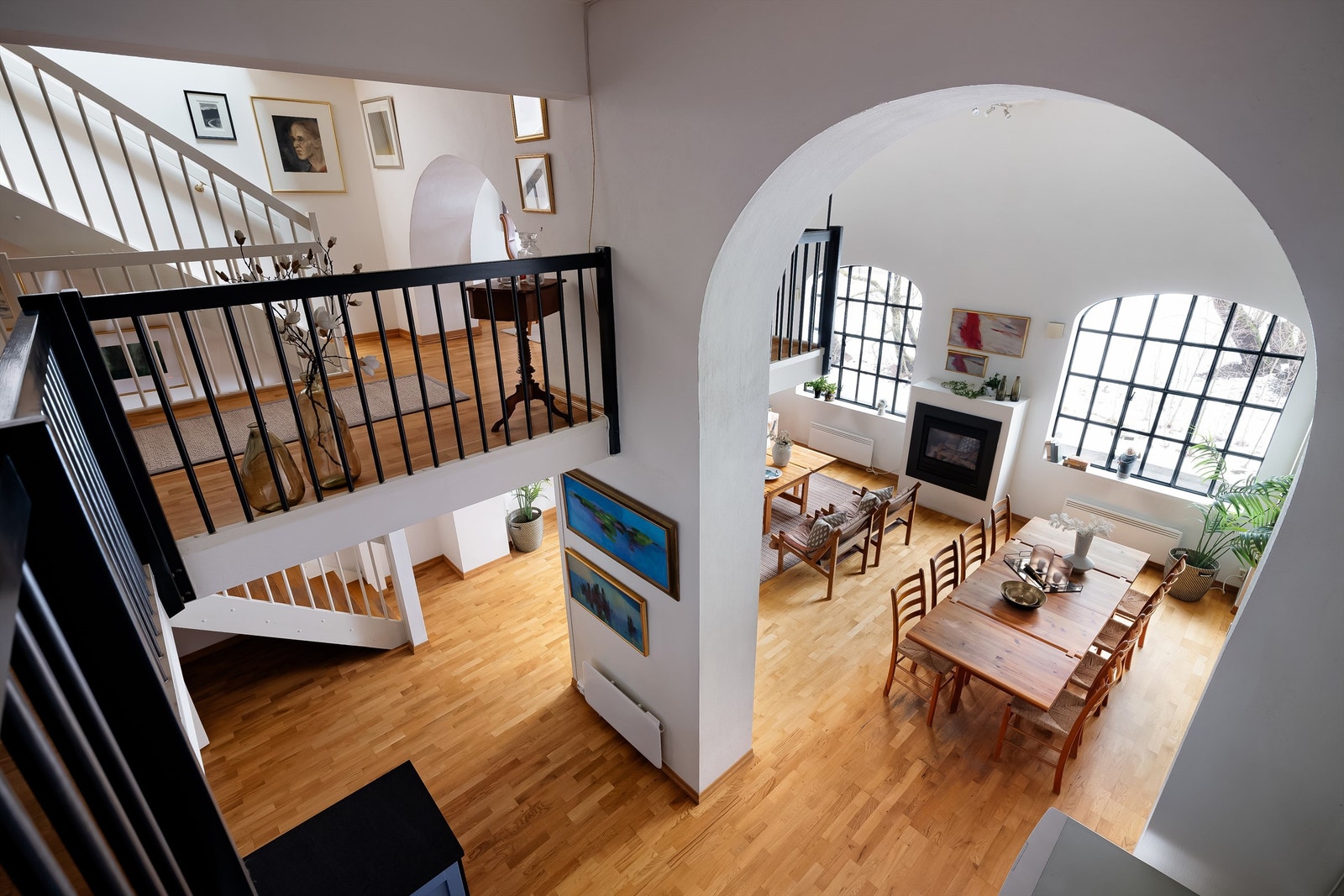 En storslått fabrikk leilighet over tre plan som oser av særpreg. Foto: Chris Borowiak. Galleribilde