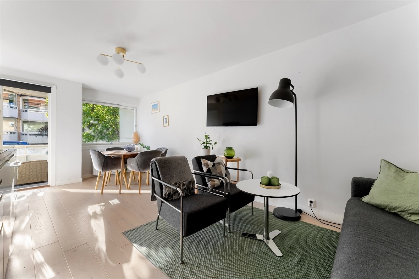 Velkommen til Husebybakken 1C - presentert av Fridtjof Schmidt i Nordvik! Foto: zOvenfra Galleribilde