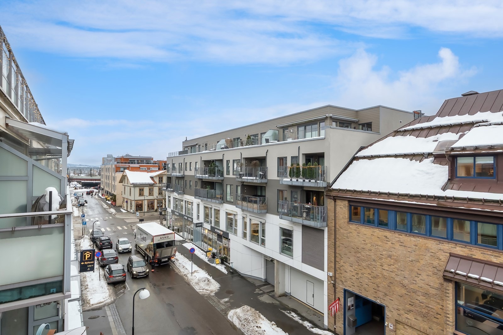 Utsikt fra balkong mot Voldgata. Galleribilde