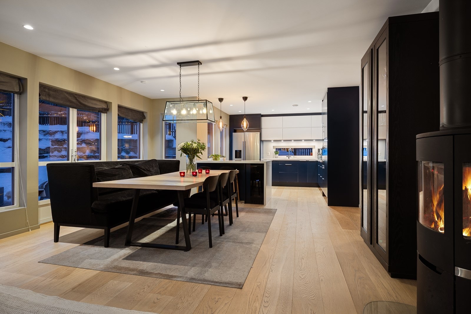 God plass til spisestue Galleribilde