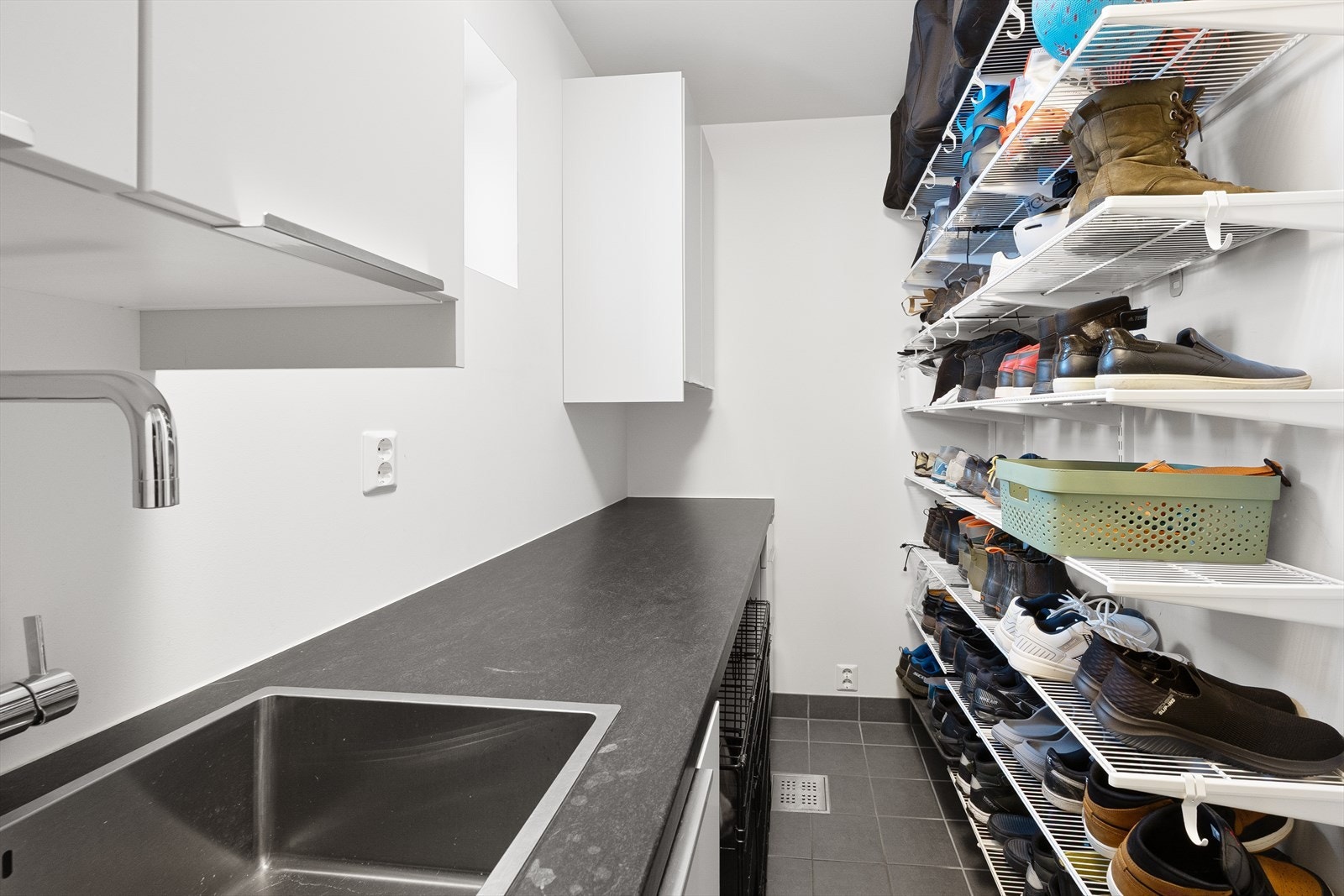 Vaskerom Galleribilde