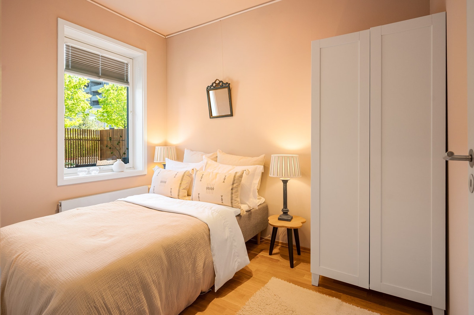 Soverom 3 er også av god størrelse, og kan på lik linje som soverom 2 benyttes til andre formål ved behov. Galleribilde