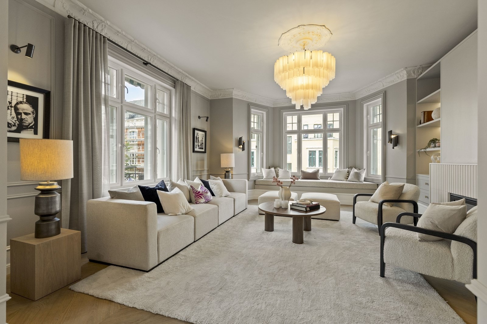 Den flotte takpendelen fra Bella Figura medfølger. Legg merke til sittebenken i karnappet. Galleribilde