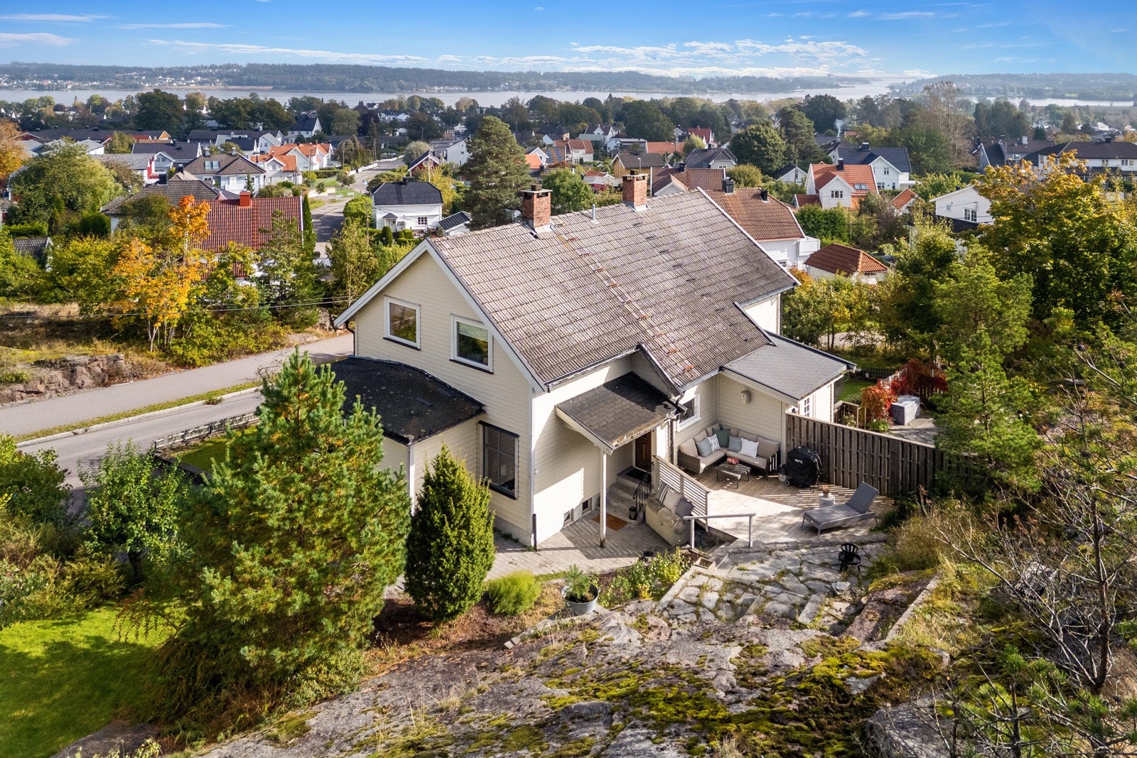 Velkommen til attraktive Teie og denne innholdsrike boligen i Grindstuveien 10B Galleribilde