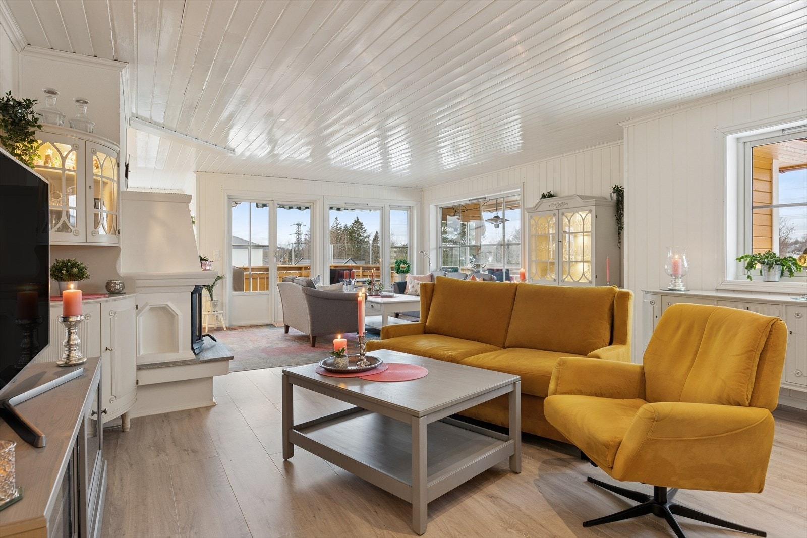 Romslige stuer, med flere innredningsmuligheter. Galleribilde