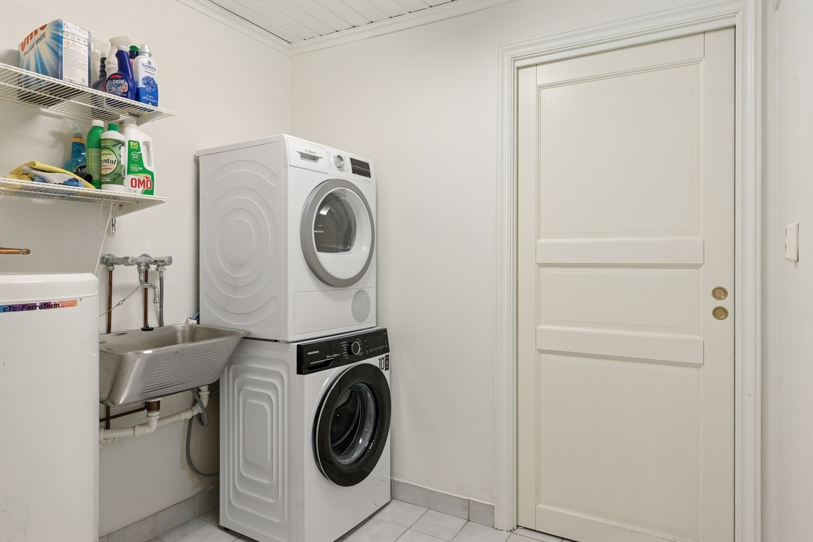 Praktisk vaskerom med bod i bakkant. Galleribilde