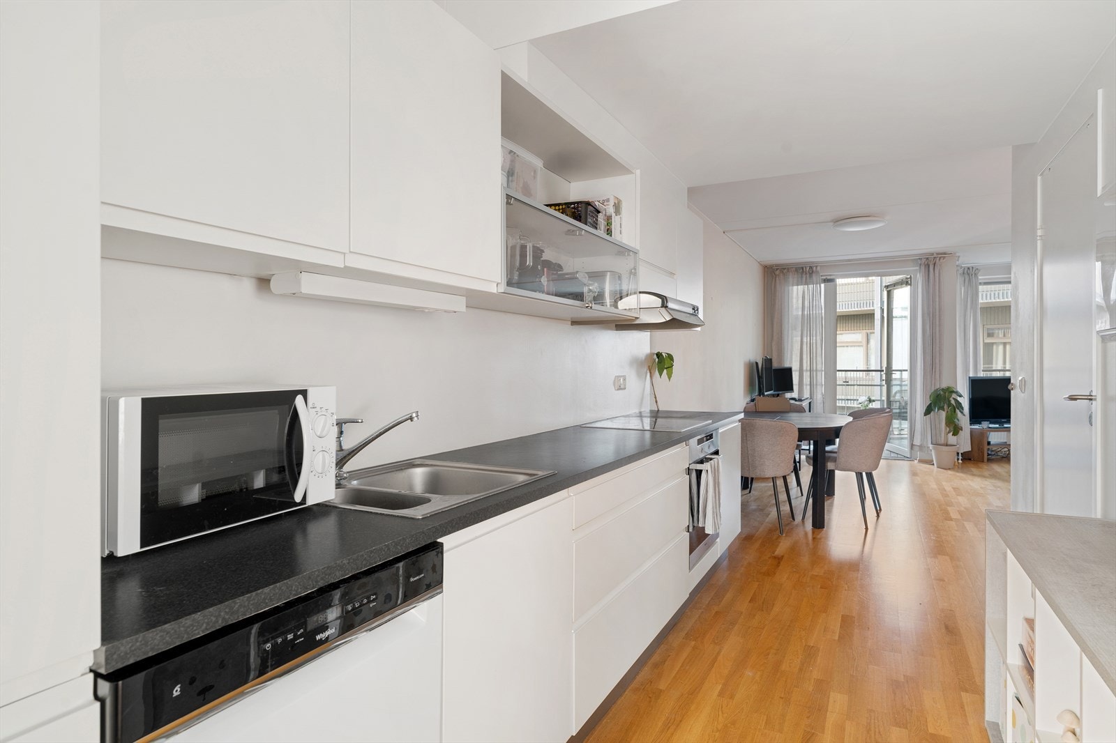 Kjøkkenet fremstår i godt stand og har fått TG1 i tilstandsrapport fra takstmann. Galleribilde