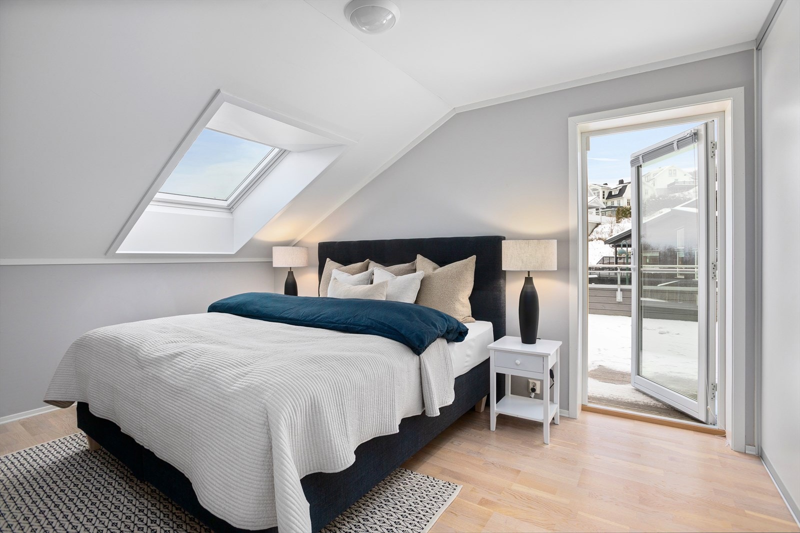 Hovedsoverommet er romslig og delikat Galleribilde