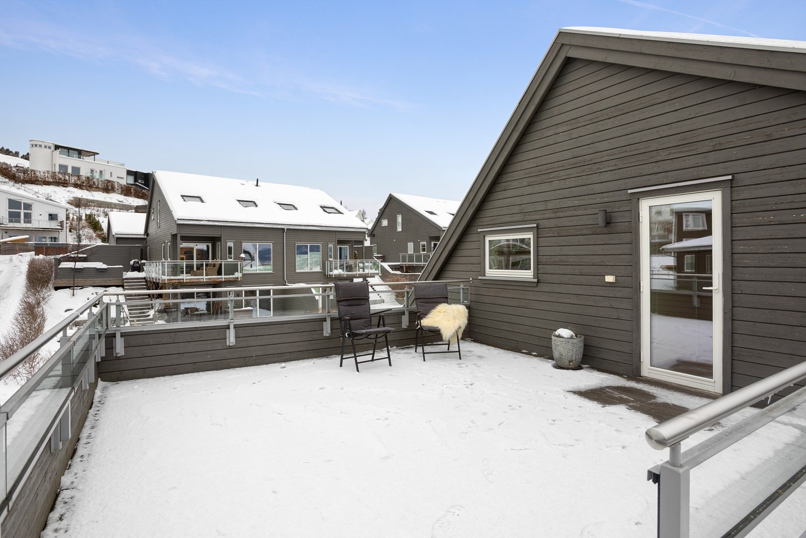 Adkomst til stor takterrasse fra soverommet Galleribilde