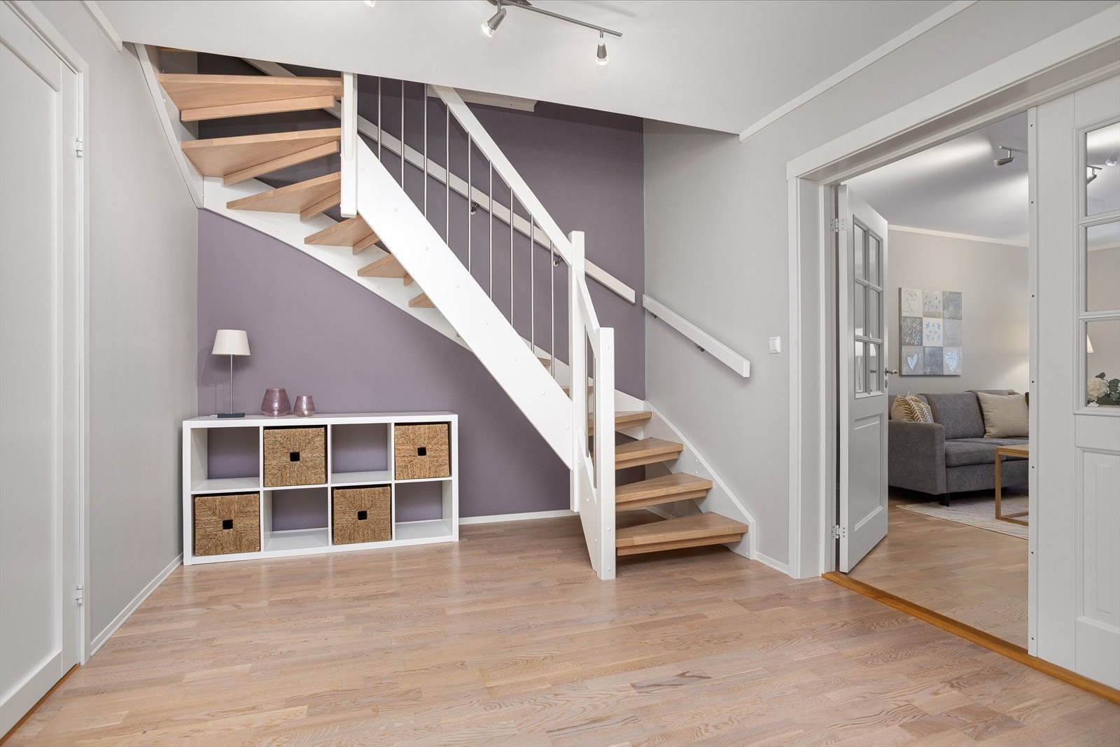 Romslig gang Galleribilde