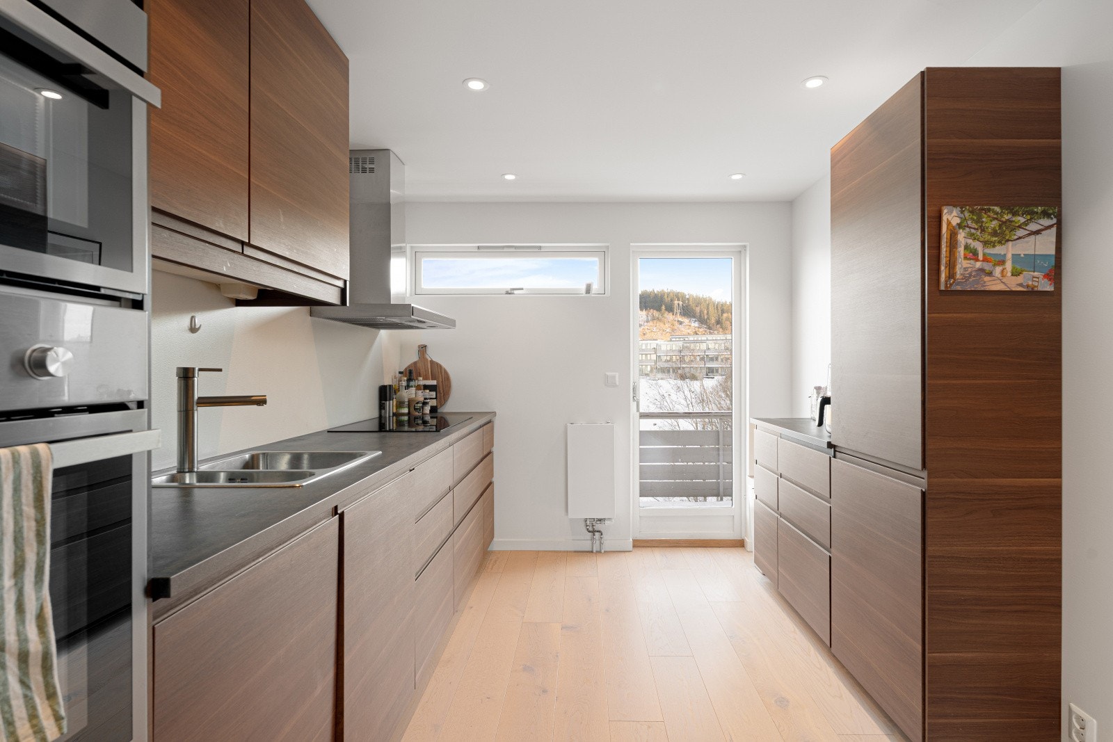 Kjøkkenet ble installert i 2017 og delvis utvidet i 2021. Galleribilde