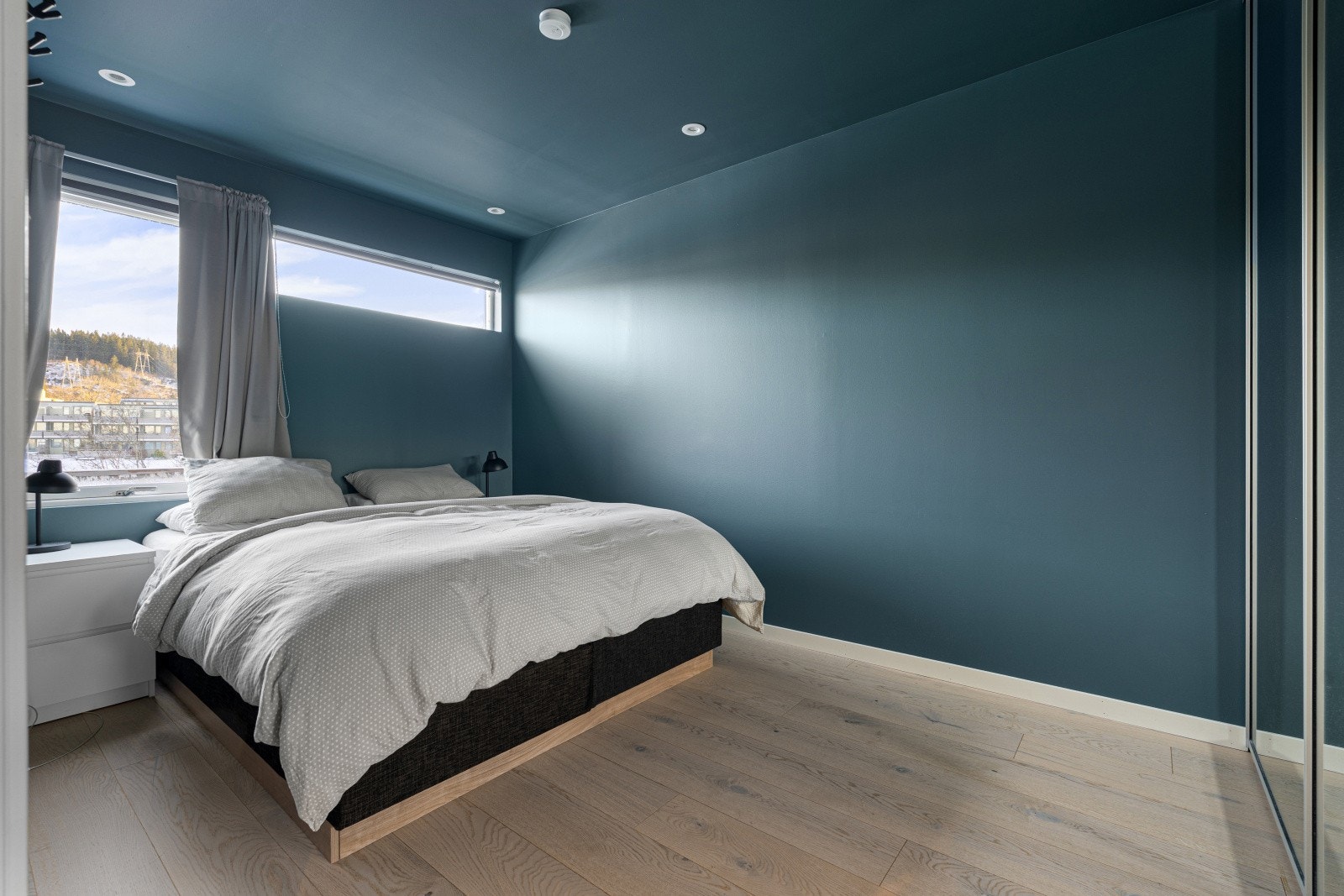Soverommet er på hele 10,5 kvm og har godt med plass for dobbeltseng og tilhørende møblement. Galleribilde