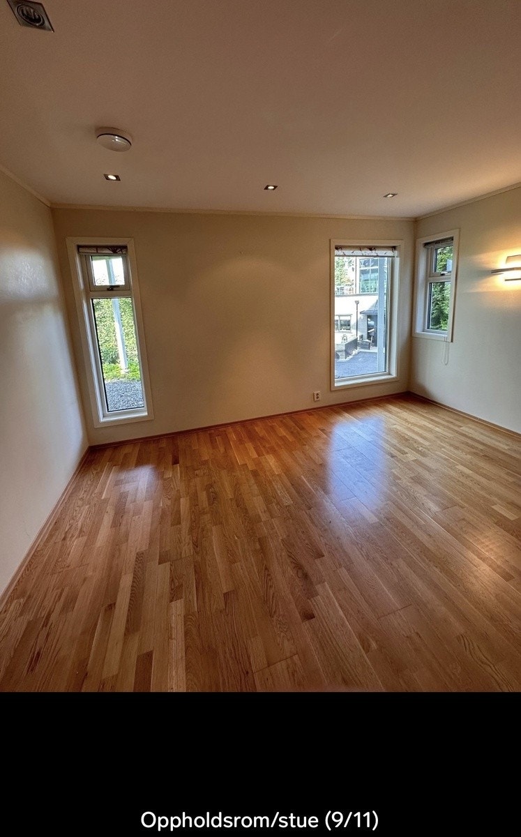 Umøblert stue Galleribilde