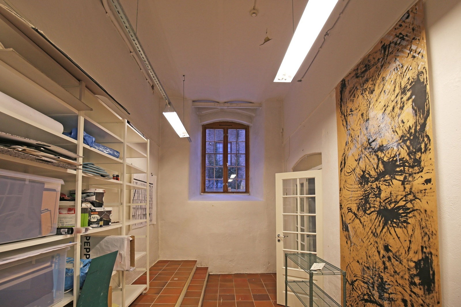 Stort atelier på ca 25 kvm: perfekt for en kunstner, skredder, arkitekt, scenograf ... Galleribilde