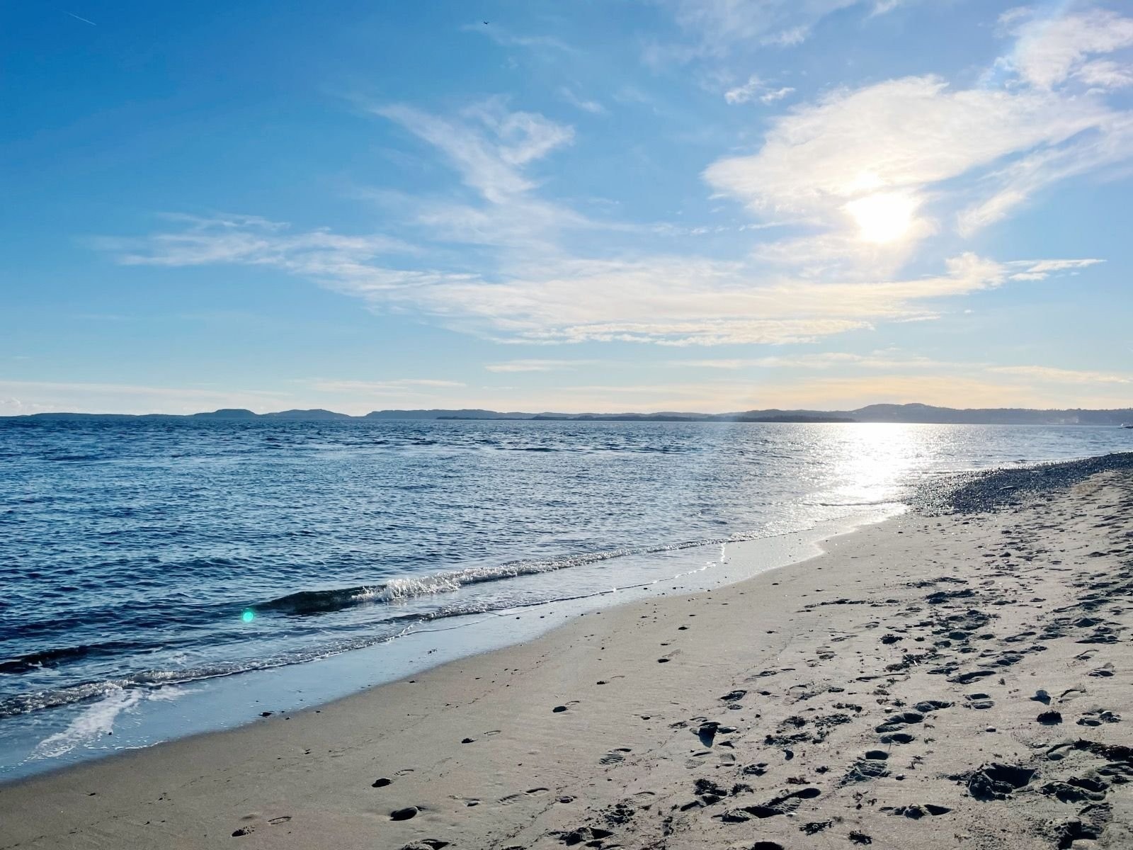 Det er flere vakre sandstrender en kort spasertur unna. Galleribilde