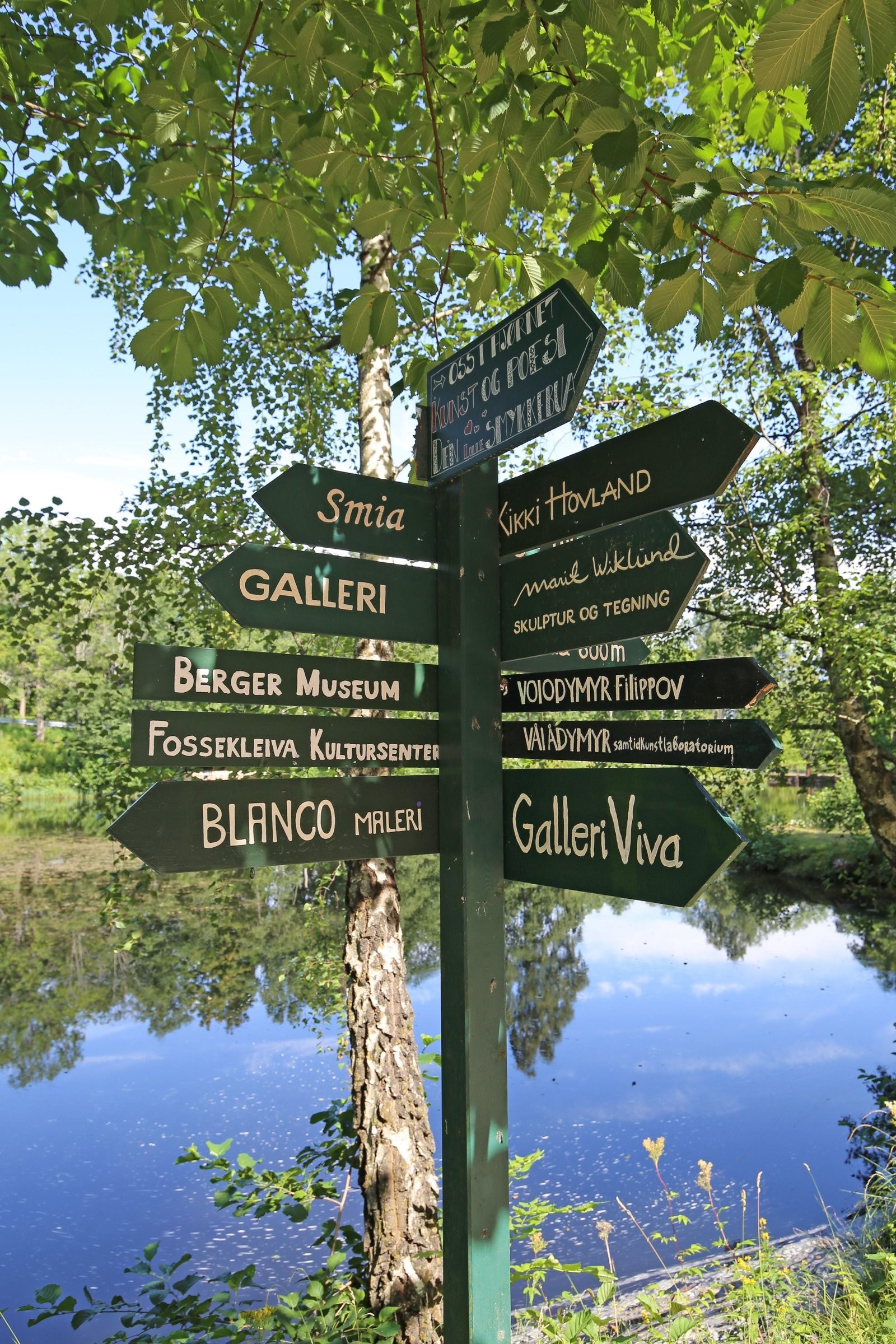 Dine nye naboer? Blant beboerne i sameiet er det flere kunstnere og kreative sjeler, som er opptatt av å dyrke et godt naboskap. Galleribilde