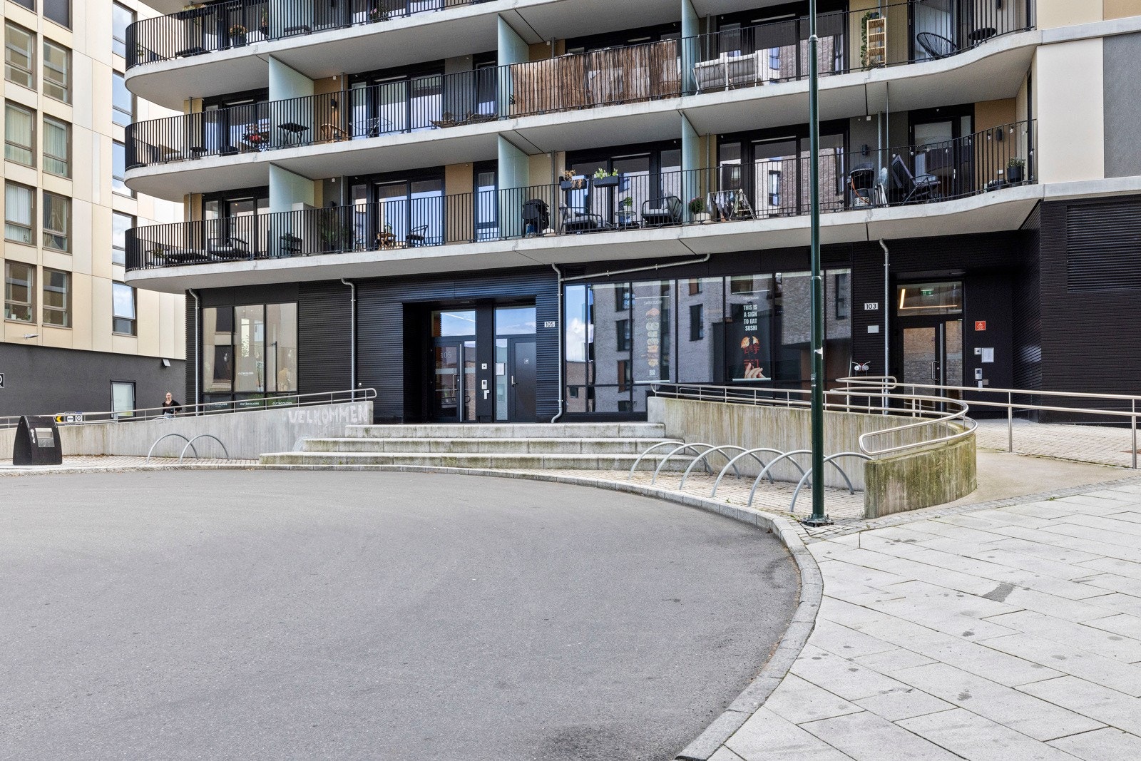 Inngangsparti. Galleribilde