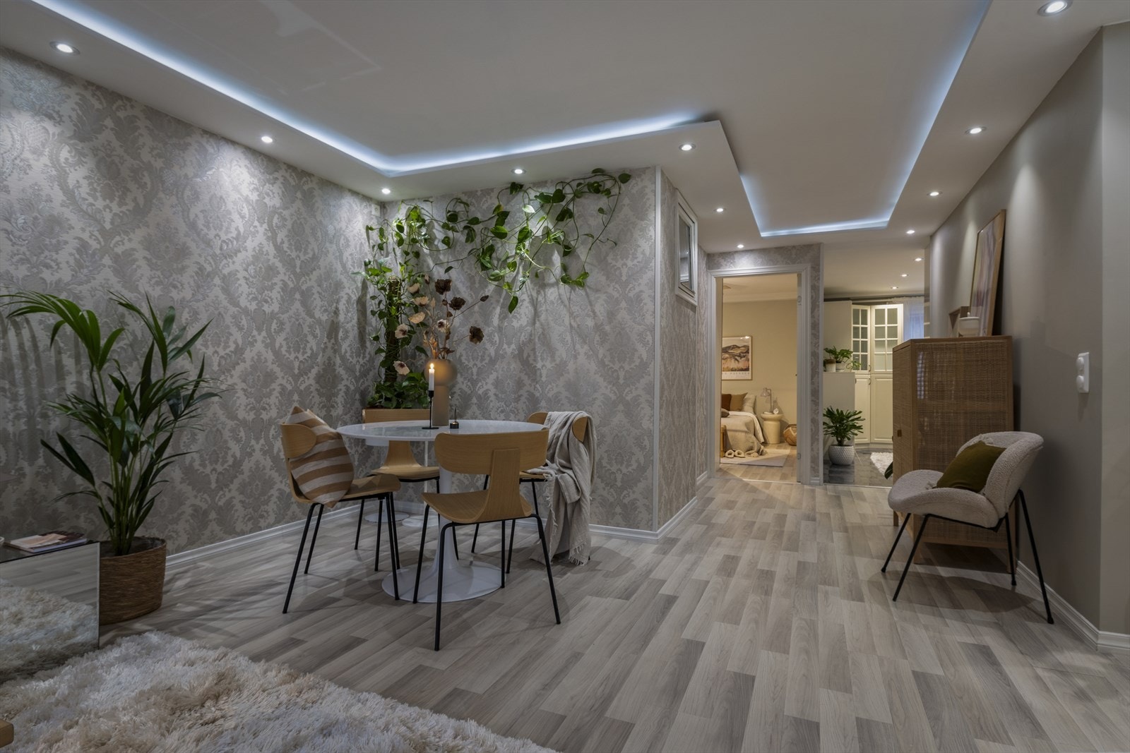 God plass til et stort spisebord ved behov eller en lesekrok om ønskelig. Galleribilde