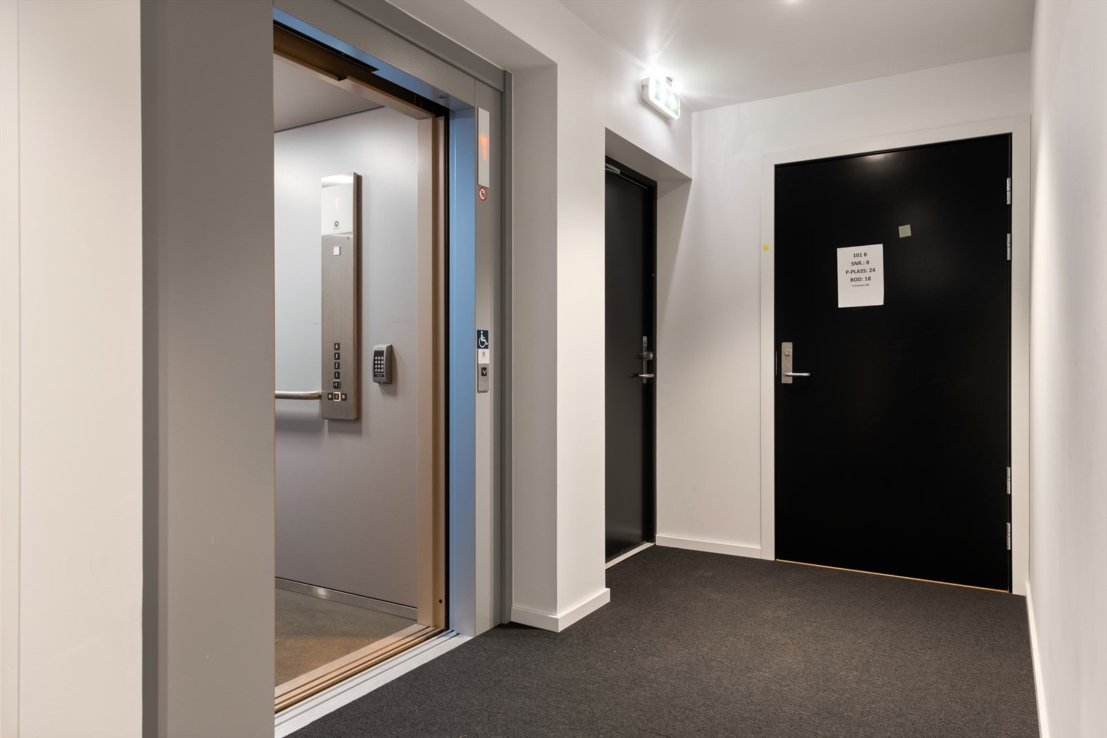 Garasjeplass i felles garasjekjeller medfølger. Det er heisadkomst til hver blokk Galleribilde