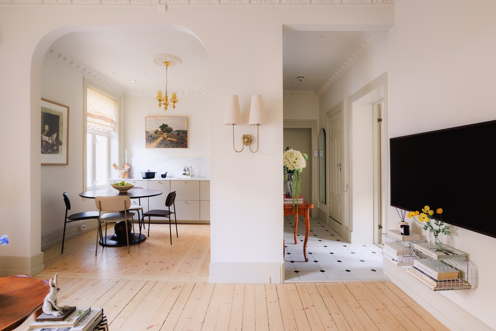 Fra stuen har man utgang til en hyggelig balkong. Galleribilde