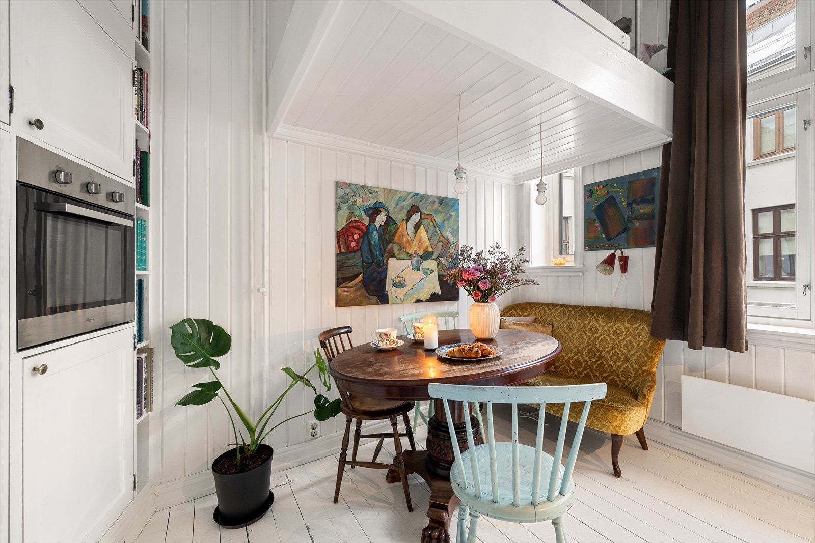 God plass til en hyggelig sittegruppe under hemsen. Galleribilde