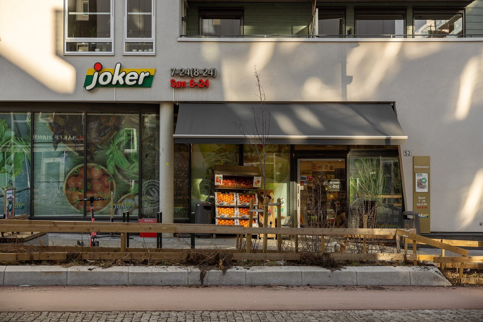Søndagsåpen Joker ligger rett i nærheten i tillegg til et rikt utvalg av matvareforretninger i nærområdet Galleribilde