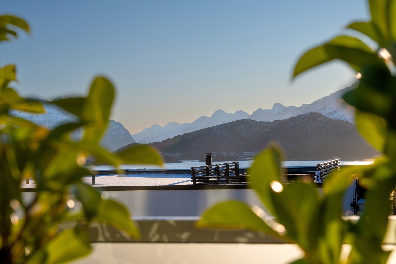 Nydelig utsikt mot Sunnmørsalpane Galleribilde