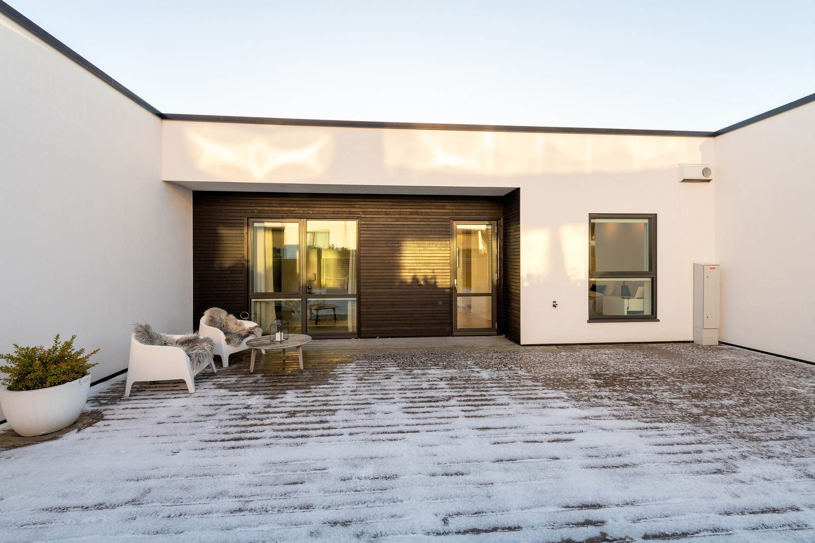 Stor og romslig uteplass mot nord på 73 kvm Galleribilde