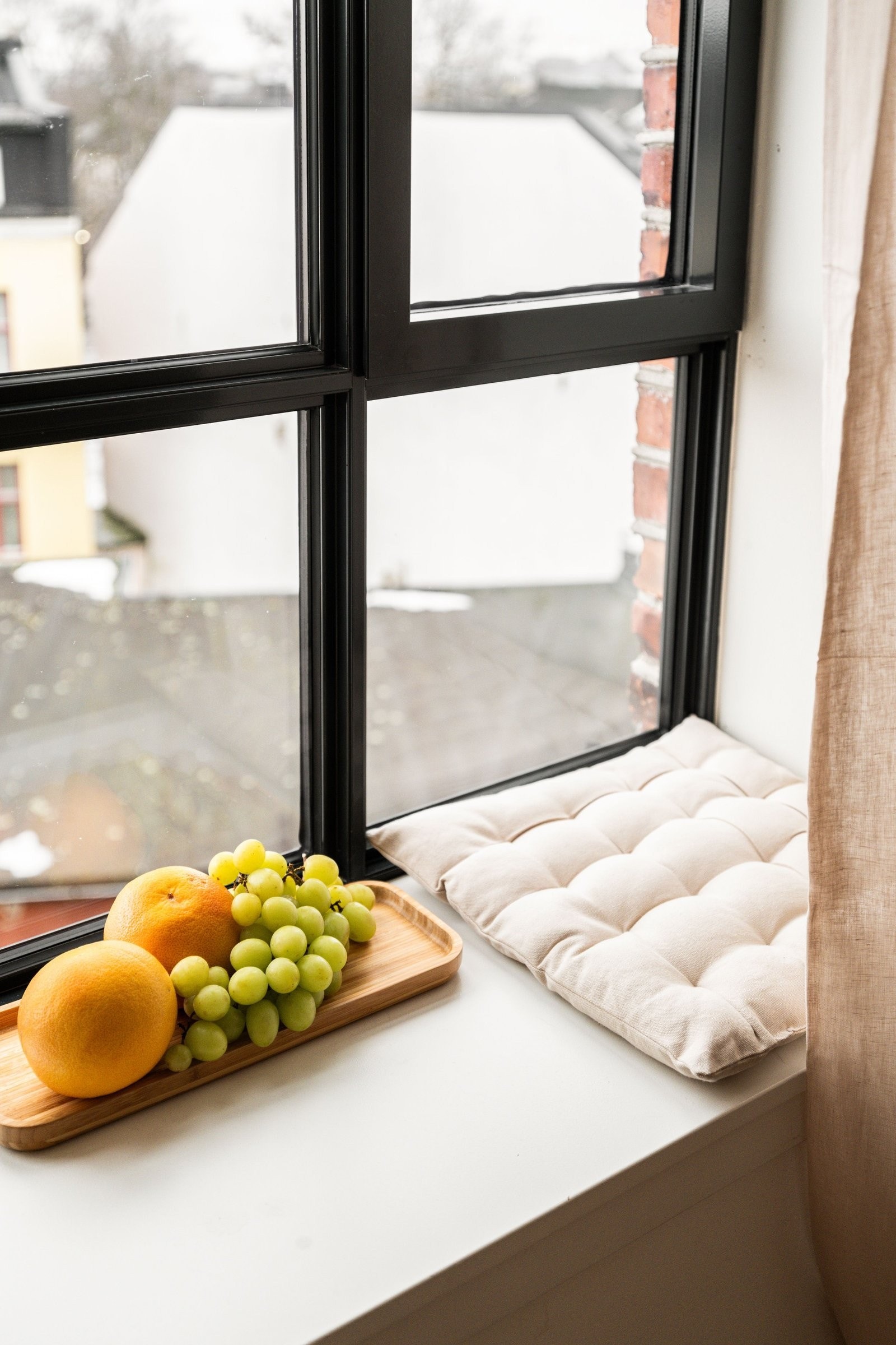 Vinduskarmen er godt egnet for å nyte morgenkaffe i soloppgang. Galleribilde