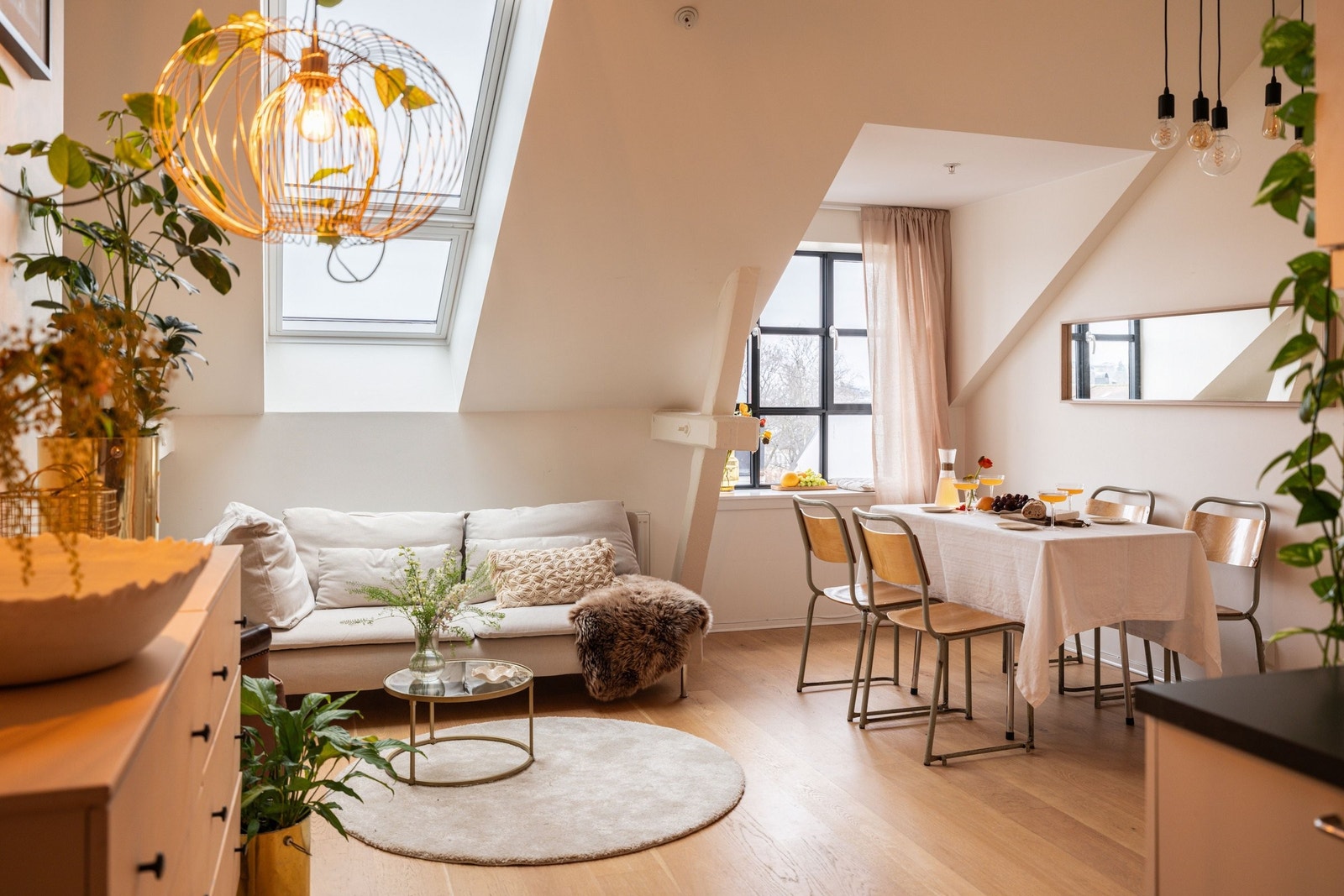 Leiligheten har fjernvarme, balansert ventilasjon og et svært behagelig innemiljø. Galleribilde